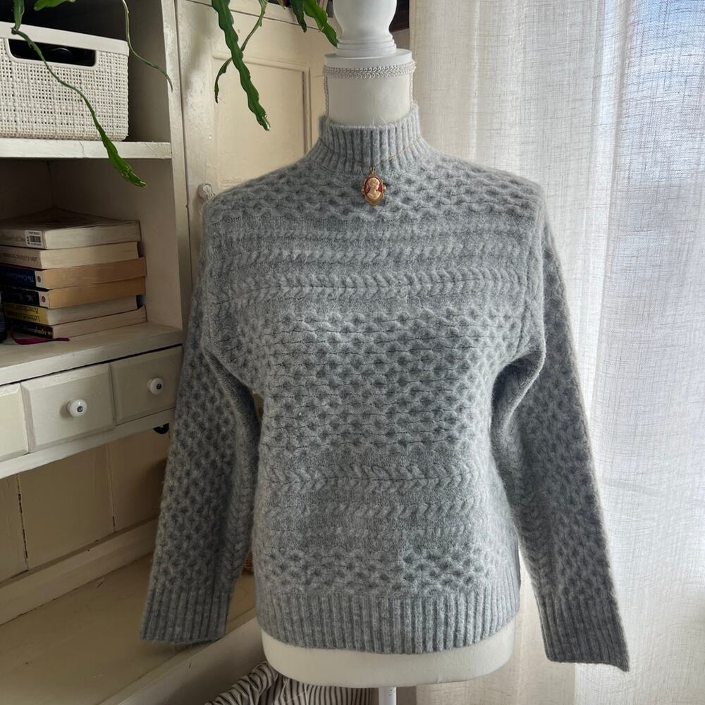 Pink lily gray soft cozy knit turtleneck sweater size XS